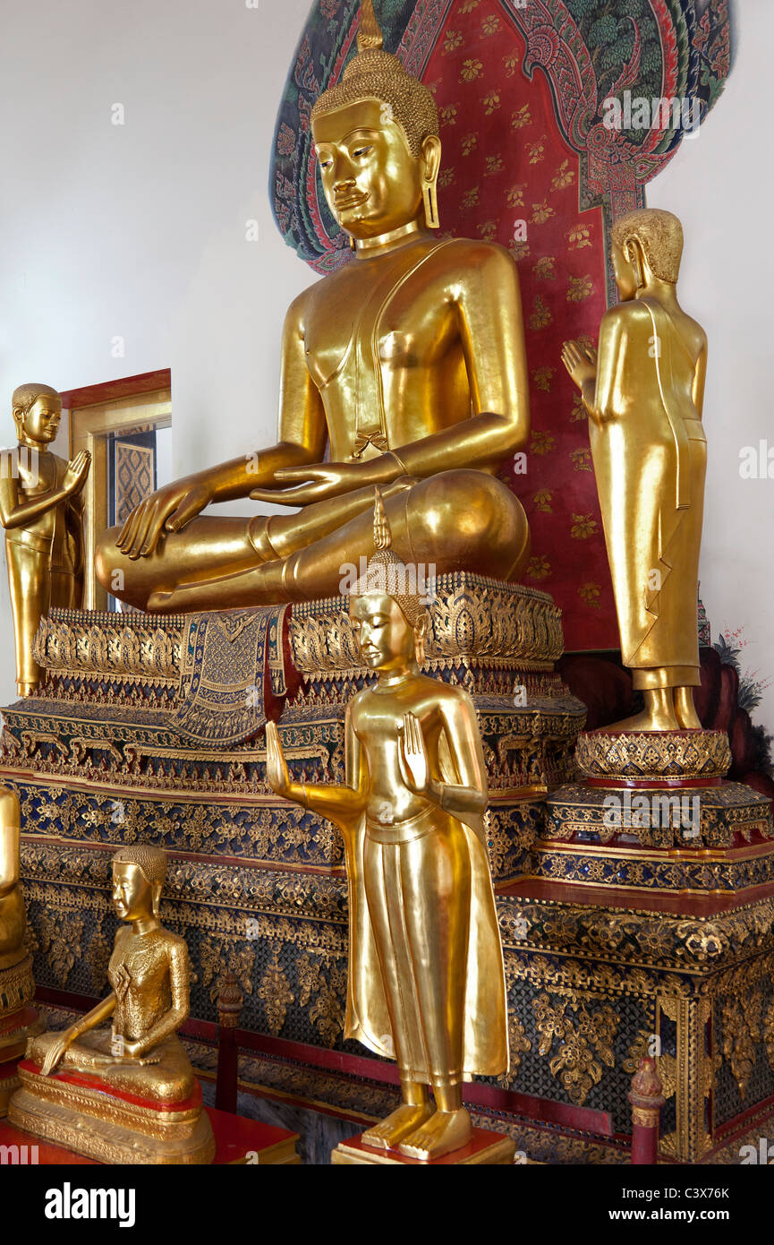 Temple de Wat Pho à Bangkok, Bouddha assis - 2 Banque D'Images