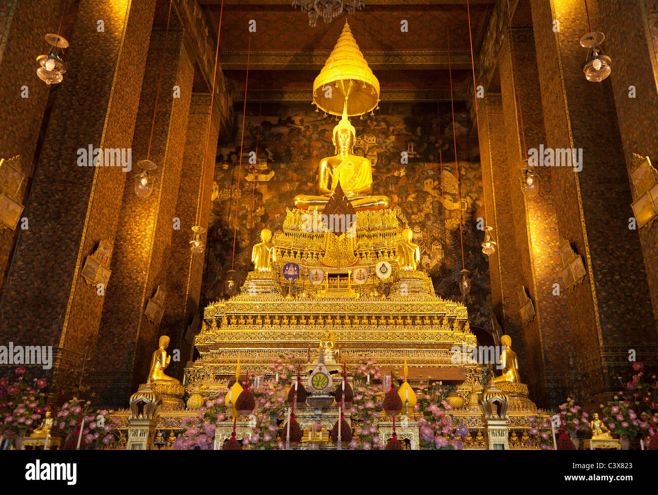 Temple de Wat Pho, Bangkok - sublime Bouddha assis Banque D'Images