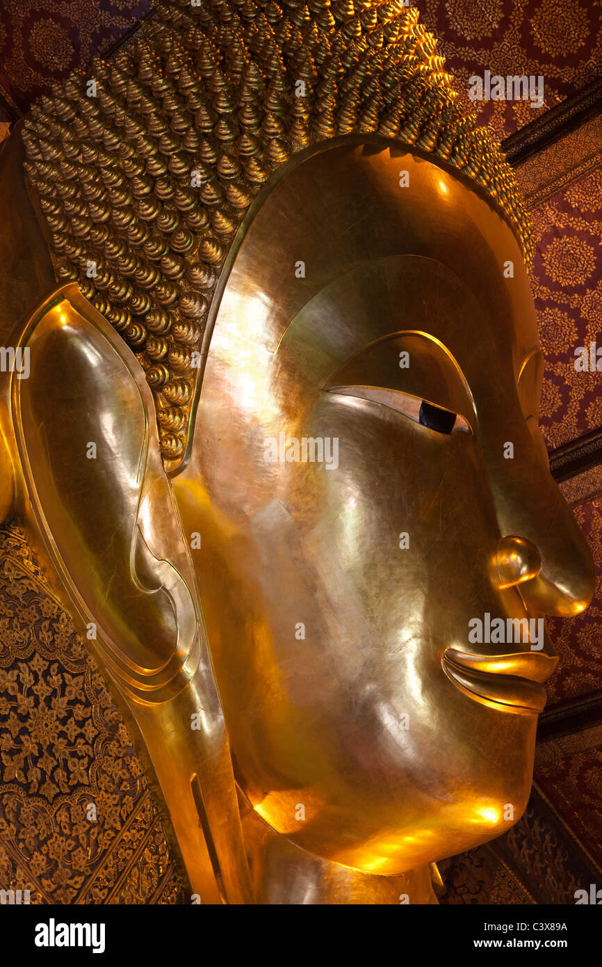 Temple de Wat Pho, Bangkok - le Bouddha couché 4 Banque D'Images