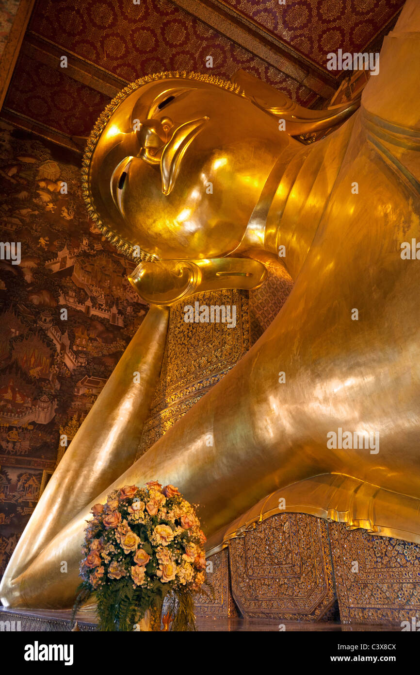 Temple de Wat Pho, Bangkok - le Bouddha couché 5 Banque D'Images