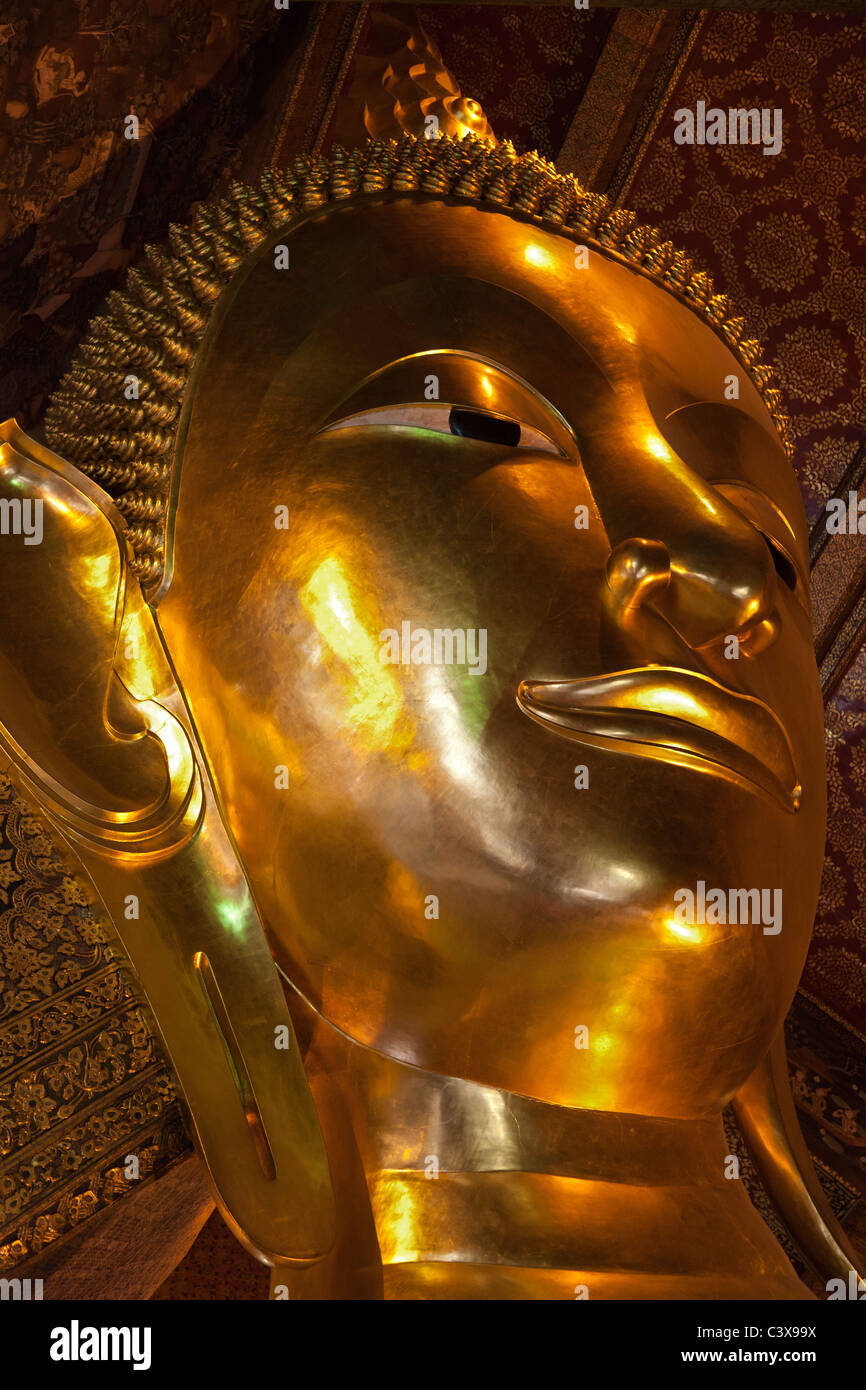 Temple de Wat Pho, Bangkok - le Bouddha couché Banque D'Images