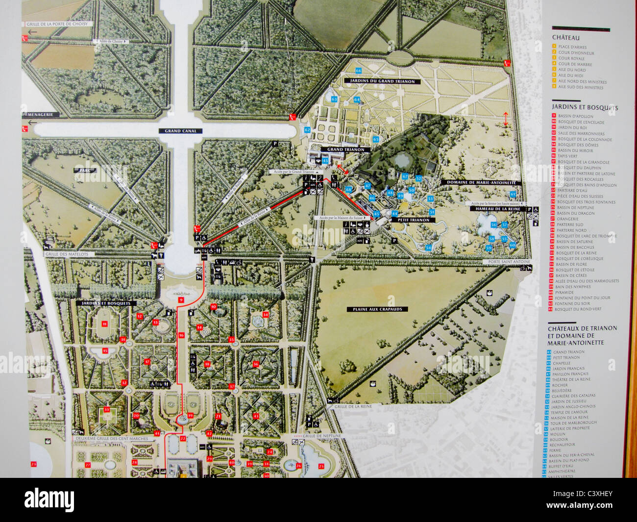 Versailles France La Carte Les Scenes Du Parc Urbain Le Chateau De Versailles Jardin Photo Stock Alamy