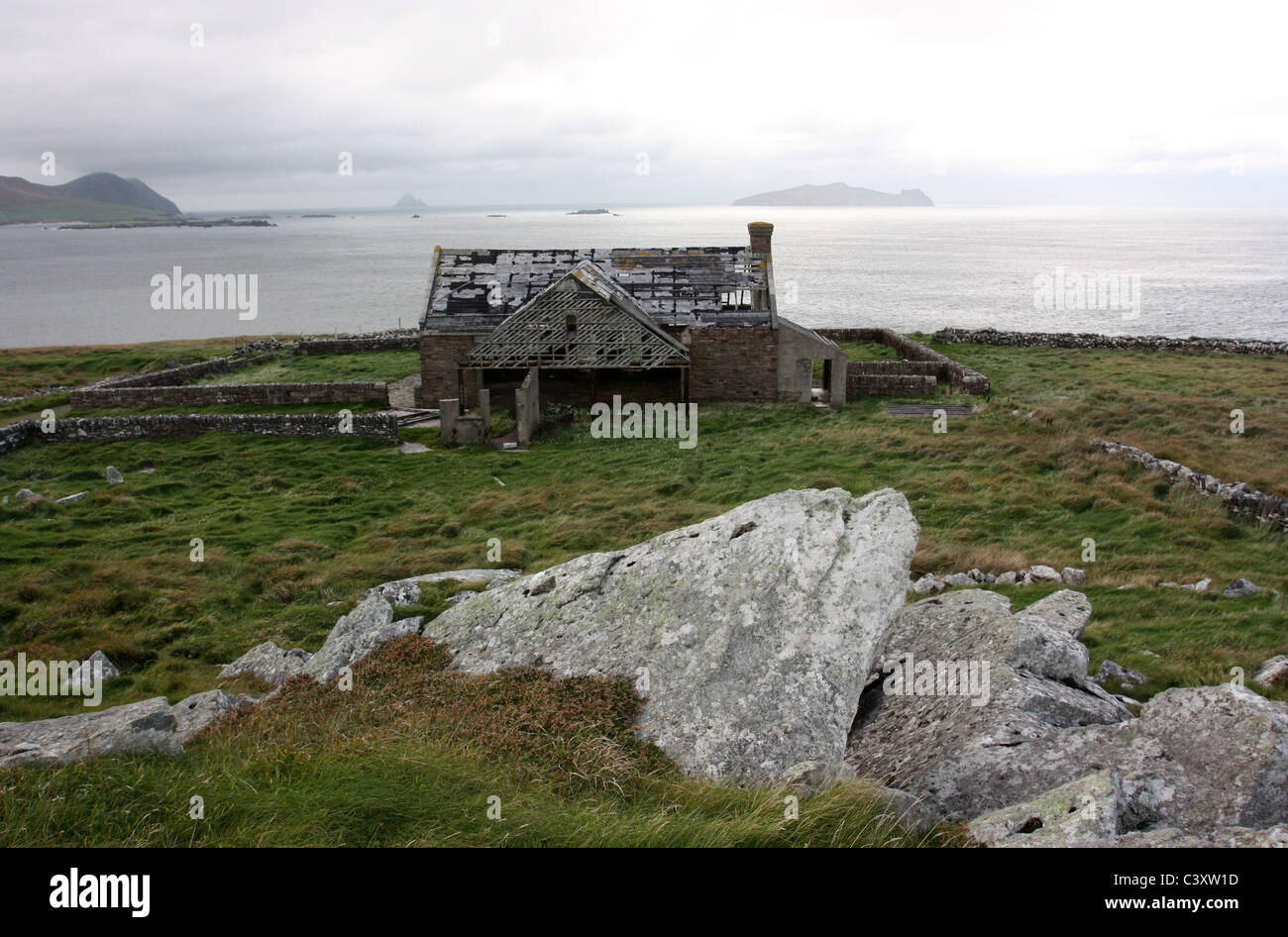 L'ancienne école près de Dingle qui faisait partie de l'ensemble de film fille Ryans. Banque D'Images