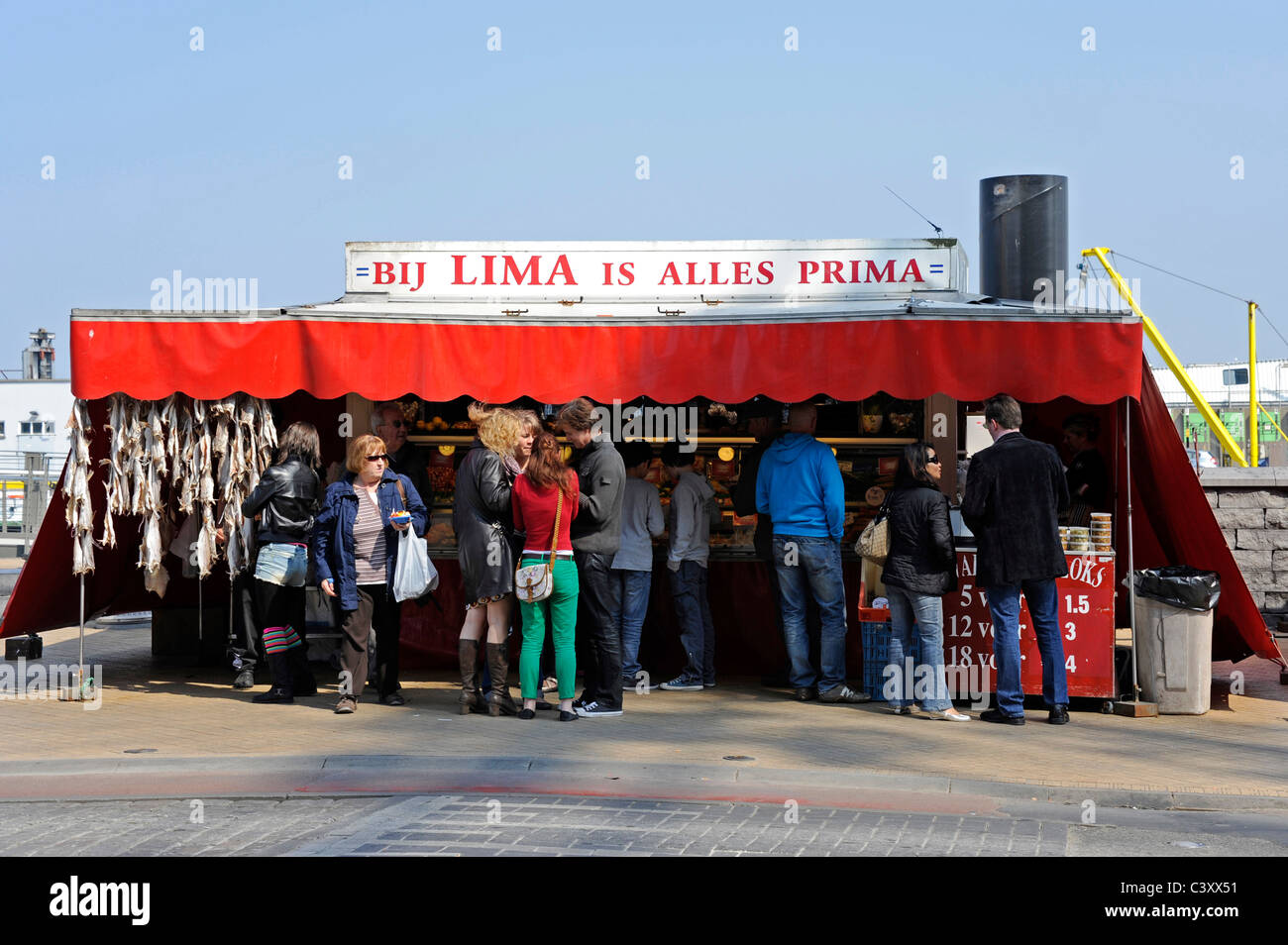Fruits de mer et poissons vendeur quay Visserskaai,Ostende,Belgique,stand Lima Banque D'Images