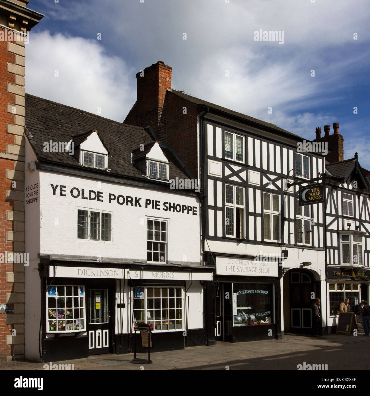 Dickinson et Morris Pork pie et des saucisses et des boutiques de la demi-lune Public House Melton Mowbray, Leicestershire, England, UK Banque D'Images