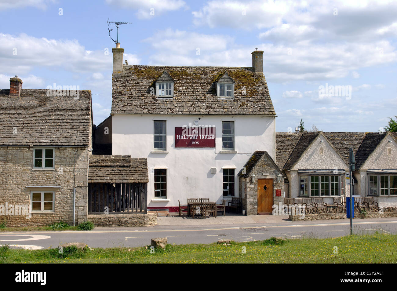 Le Halfway House pub, Minchinhampton Common, fort, Gloucestershire, England, UK Banque D'Images