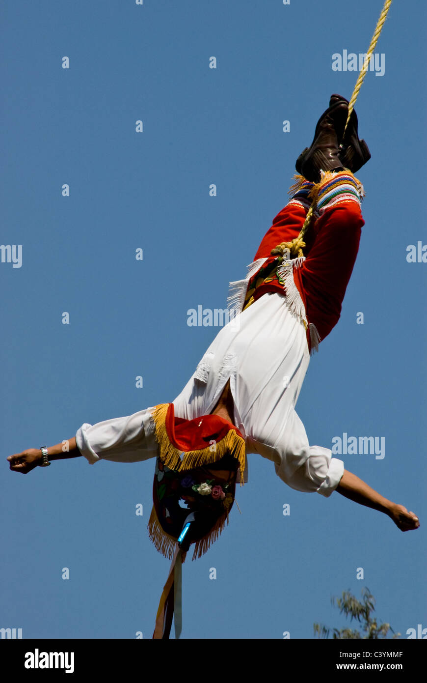 Danse de Papantla's Flyers. Totonacs indiens. Veracruz. Le Mexique. Banque D'Images