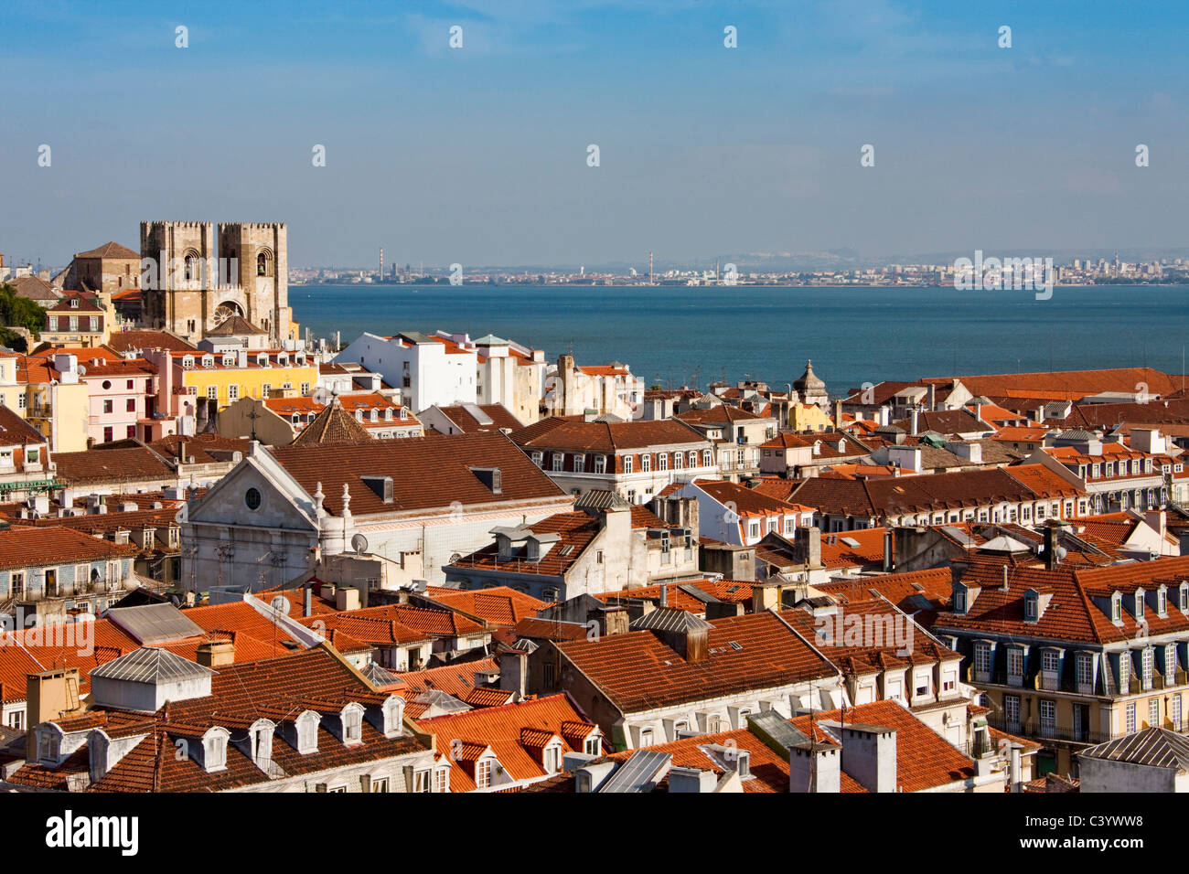 Le Portugal, l'Europe, Lisbonne, Alfama, Se, cathédrale, Vieille Ville, mer Banque D'Images