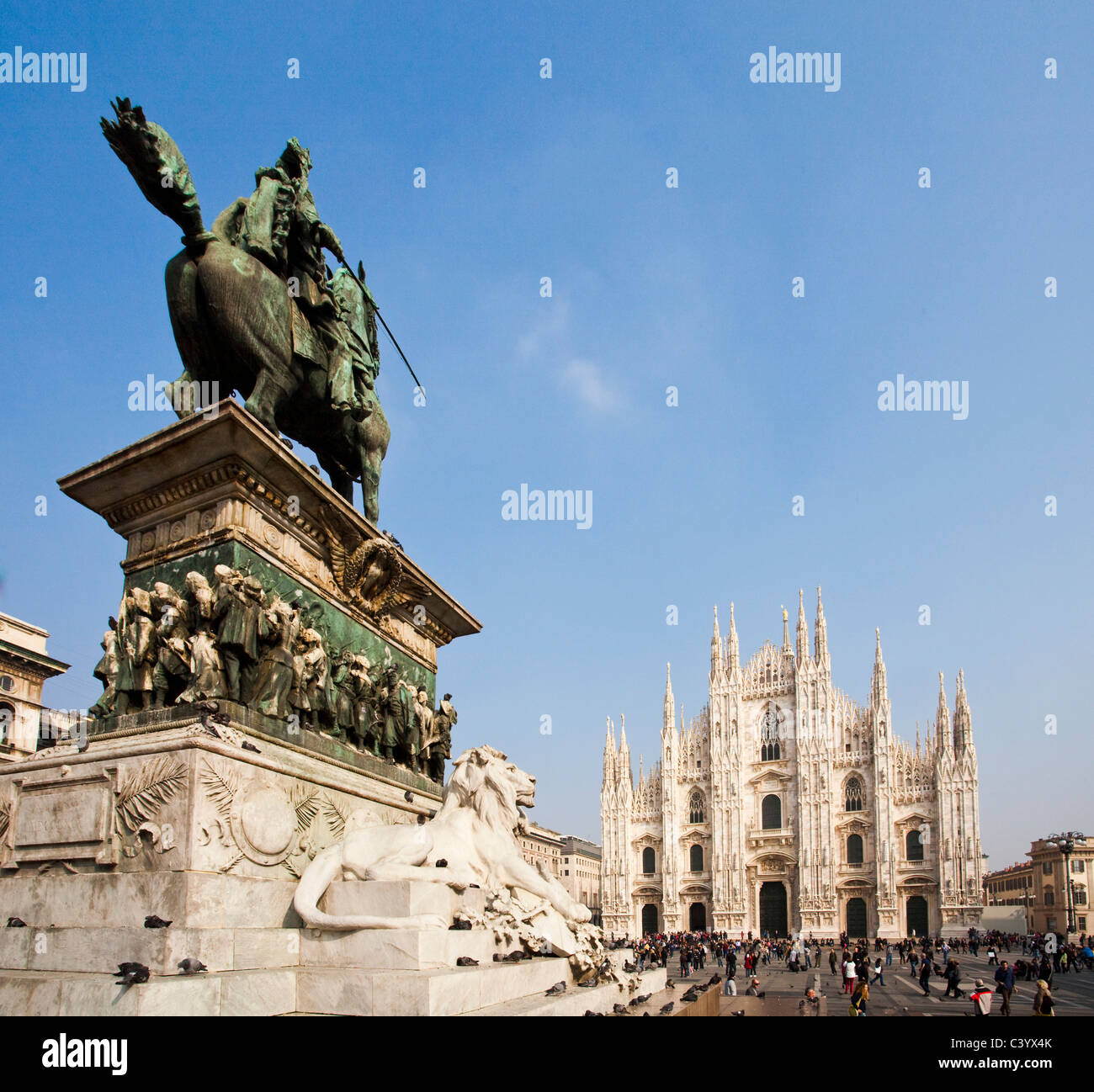 L'Italie, l'Europe, Milano, Milan, cathédrale, Dome, église, place, lion, statue, statue du cavalier, tourisme Banque D'Images