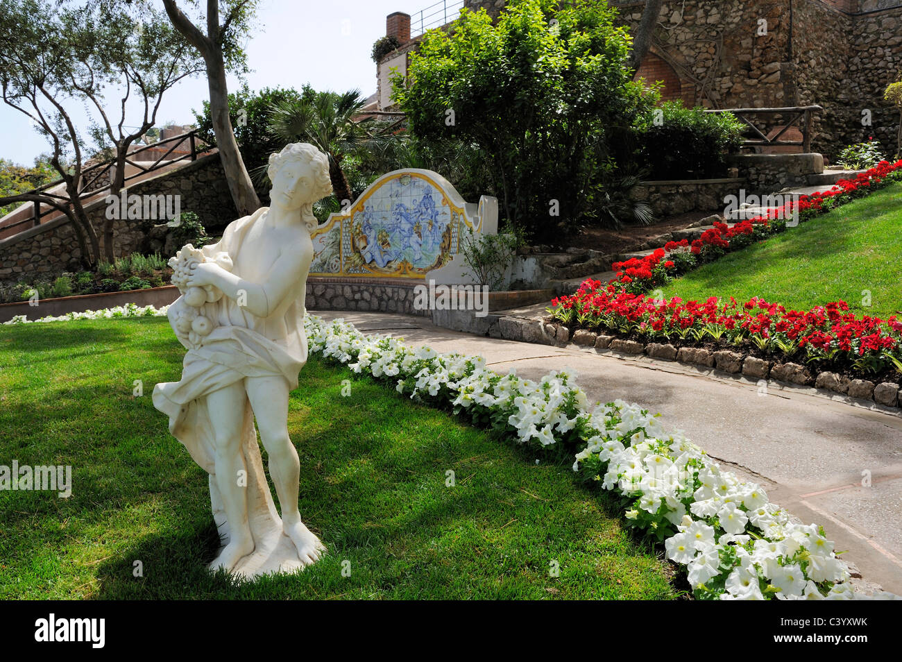 Giardini di Augusto, jardins d'Auguste, est adorable jardin en terrasses colorées, se trouvant