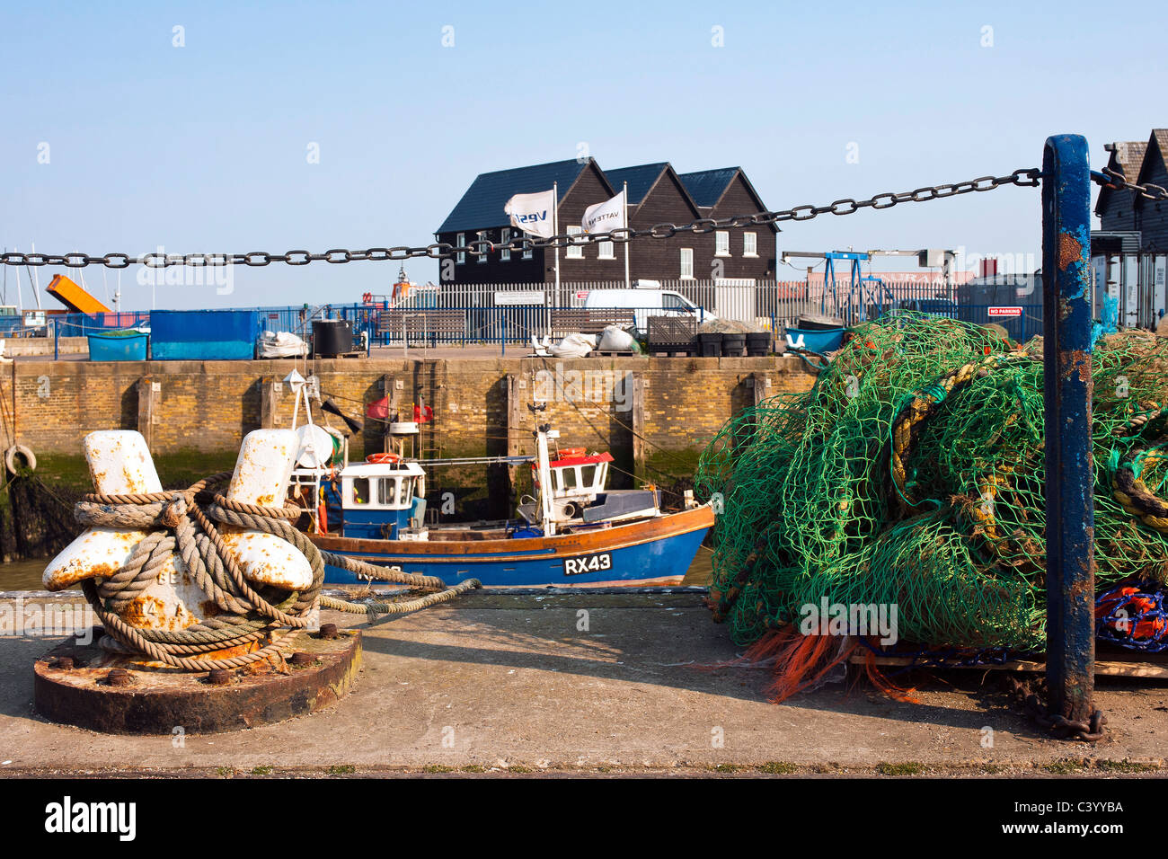 WHITSTABLE, KENT, Royaume-Uni - 30 AVRIL 2011 : vue sur le port Banque D'Images