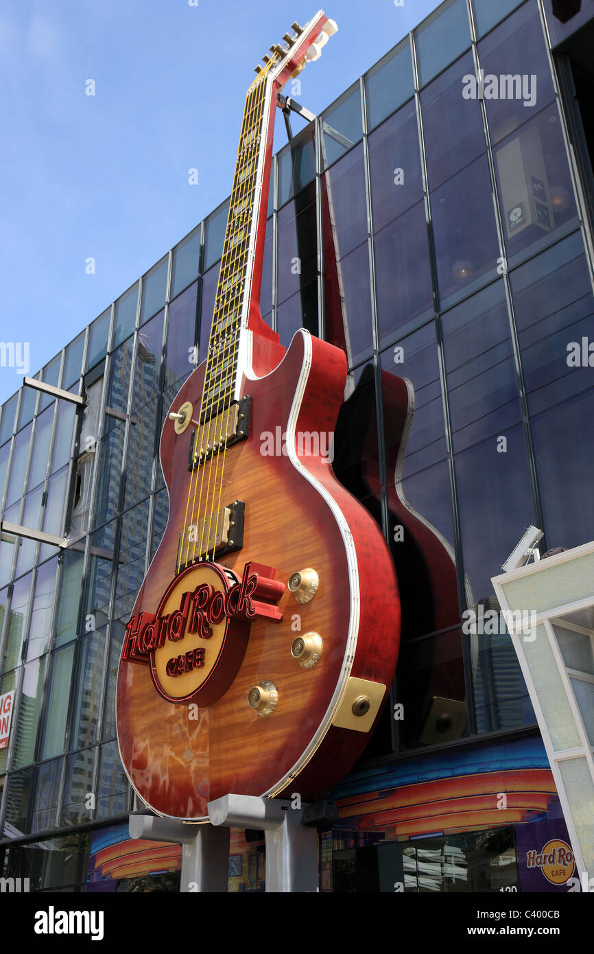 En dehors de la guitare énorme Hard Rock Cafe sur le Strip de Las Vegas Banque D'Images