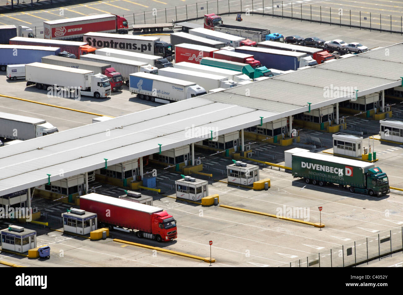 Le terminal de ferry de Douvres au stand de contrôle des véhicules Banque D'Images