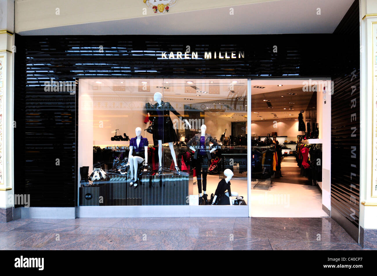 Karen Millen vêtements femme Vêtements femme fille womans chers costume sur mesure Banque D'Images