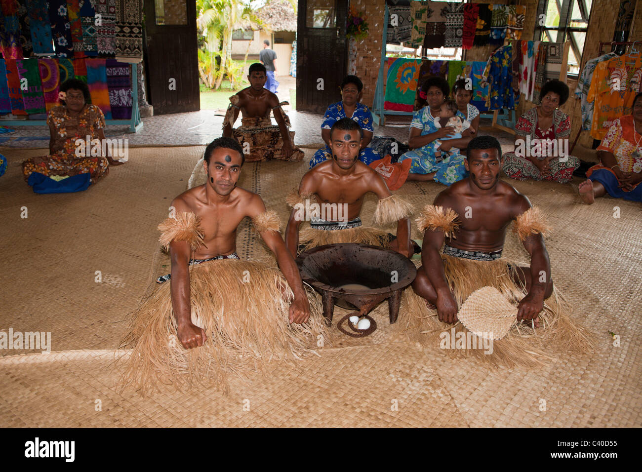 Autochtones effectuer cérémonie Kava, Pacific Harbour, Viti Levu, Fidji Banque D'Images