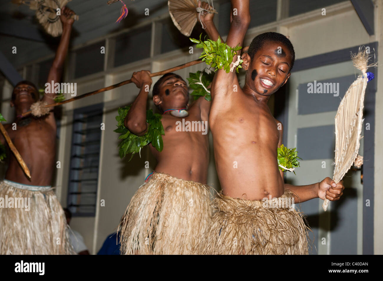 Autochtones effectuer cérémonie Kava, Makogai, Lomaviti, Fidji Banque D'Images