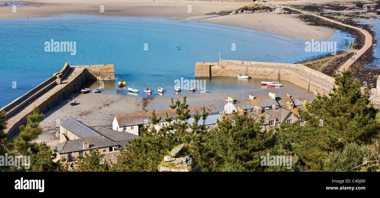 Le port de St Michael's Mount à Cornwall Marazion et la chaussée à marée basse Banque D'Images