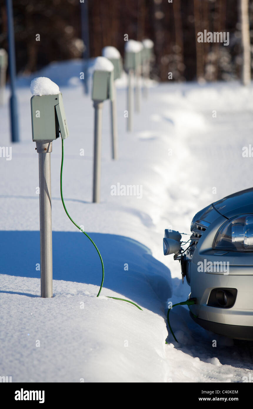 Prise de poste , pour obtenir de l'électricité pour chauffe-moteur de la voiture au parking , Finlandais , Finlande Banque D'Images