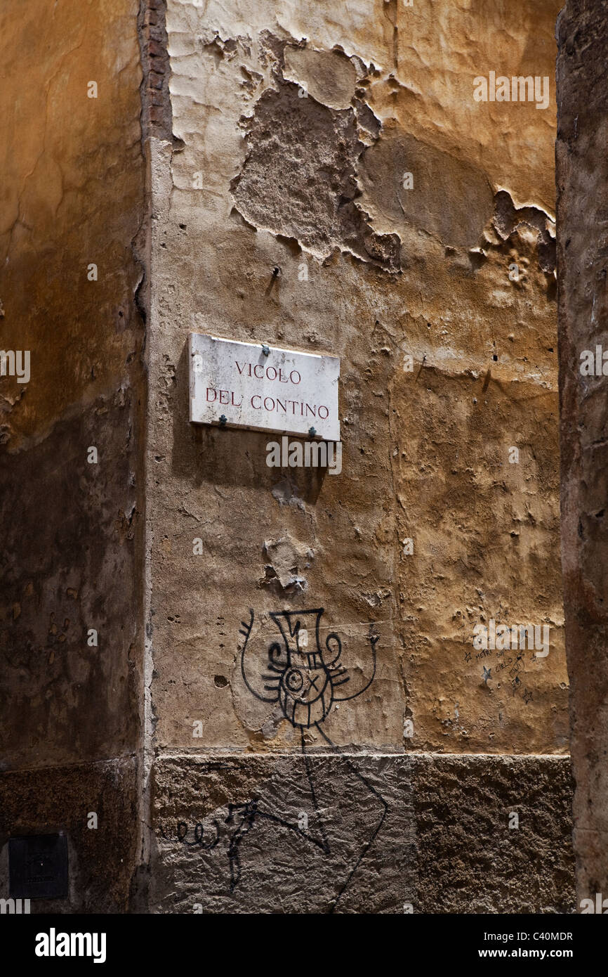 Coin de rue dans la vieille ville de Sienne, Toscane, Italie Banque D'Images