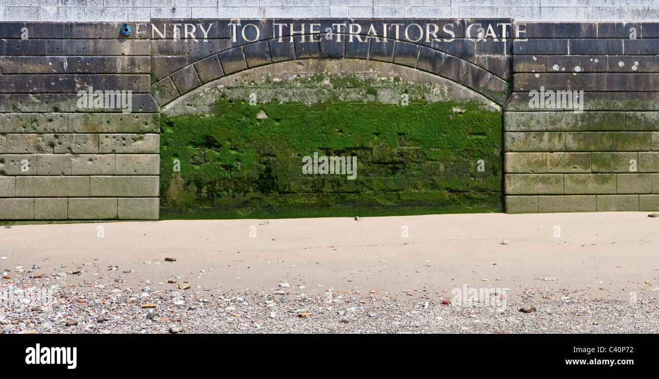 À l'entrée scellée traîtres porte à la Tour de Londres - niveau de la Tamise. Banque D'Images