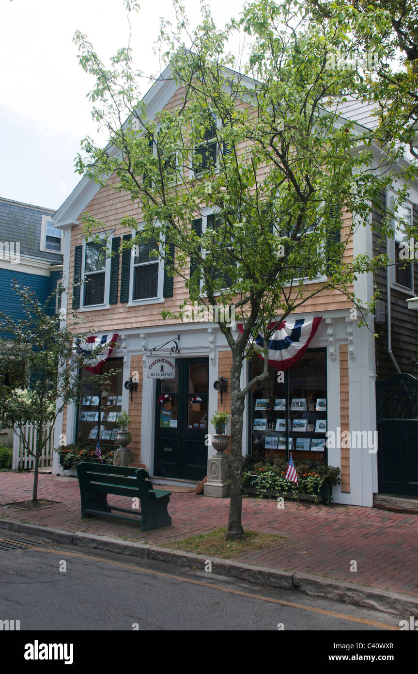 Les entreprises sur la rue Centre à Nantucket Town. Banque D'Images