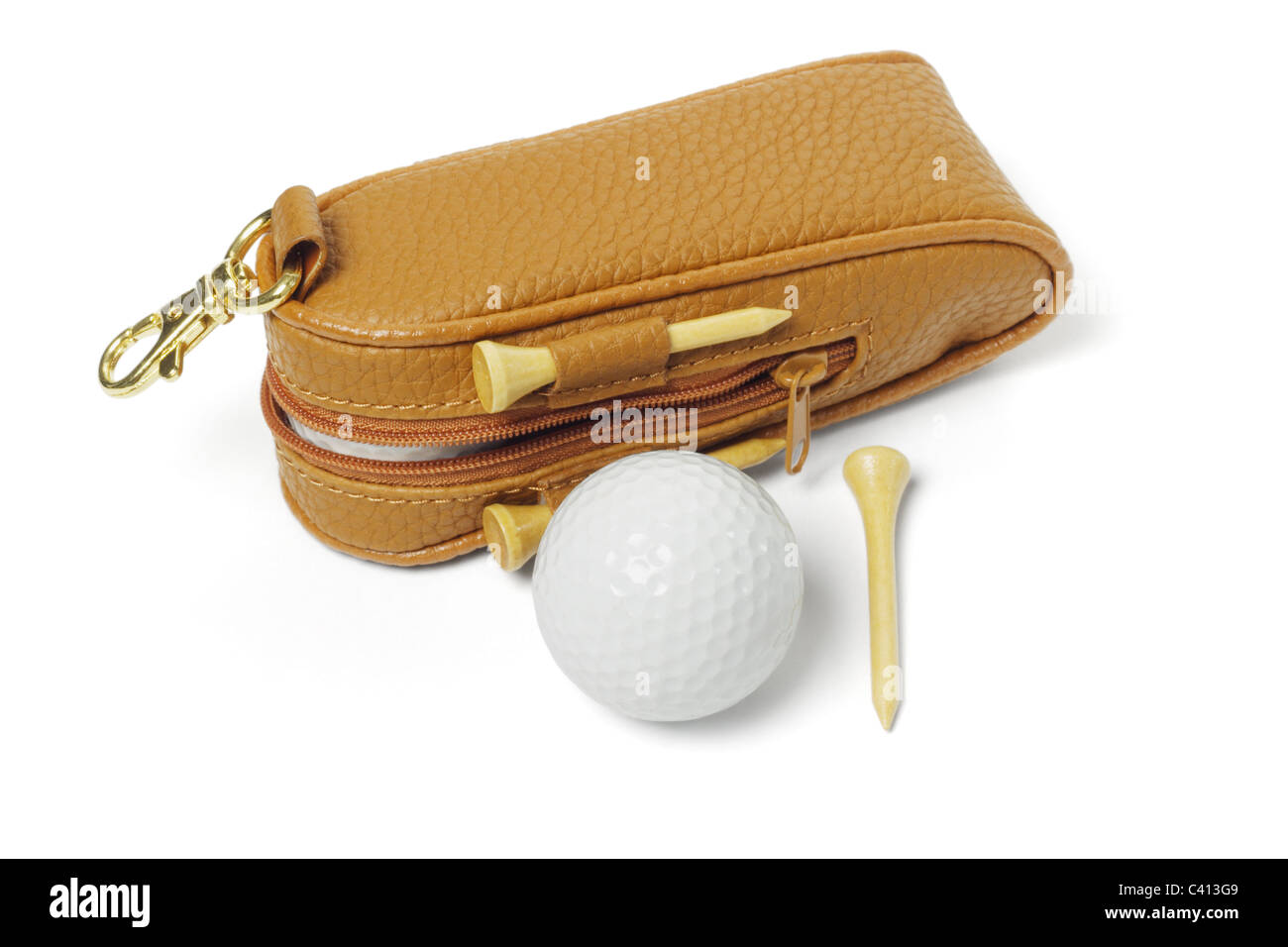 Golf, balle, tees et un mini-sac sur fond blanc Banque D'Images