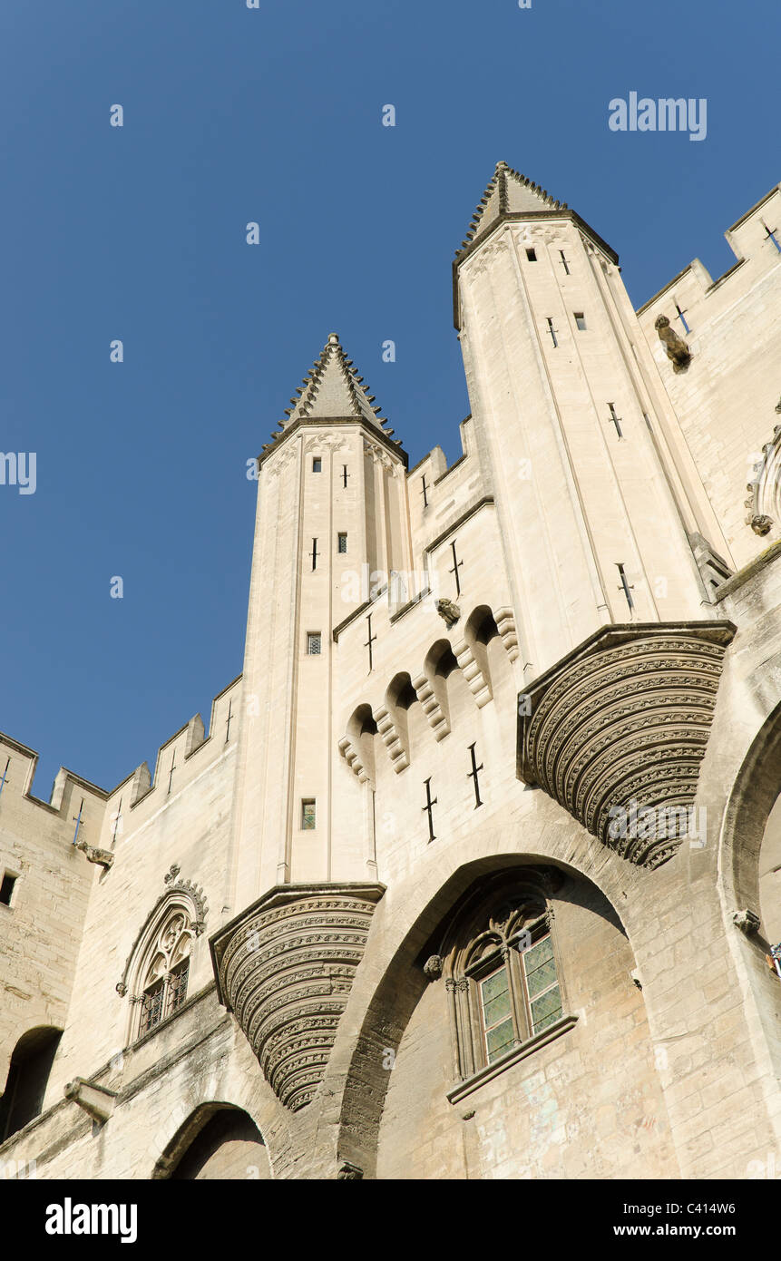 Tours du palais des papes en Avignon, Provence, France Banque D'Images