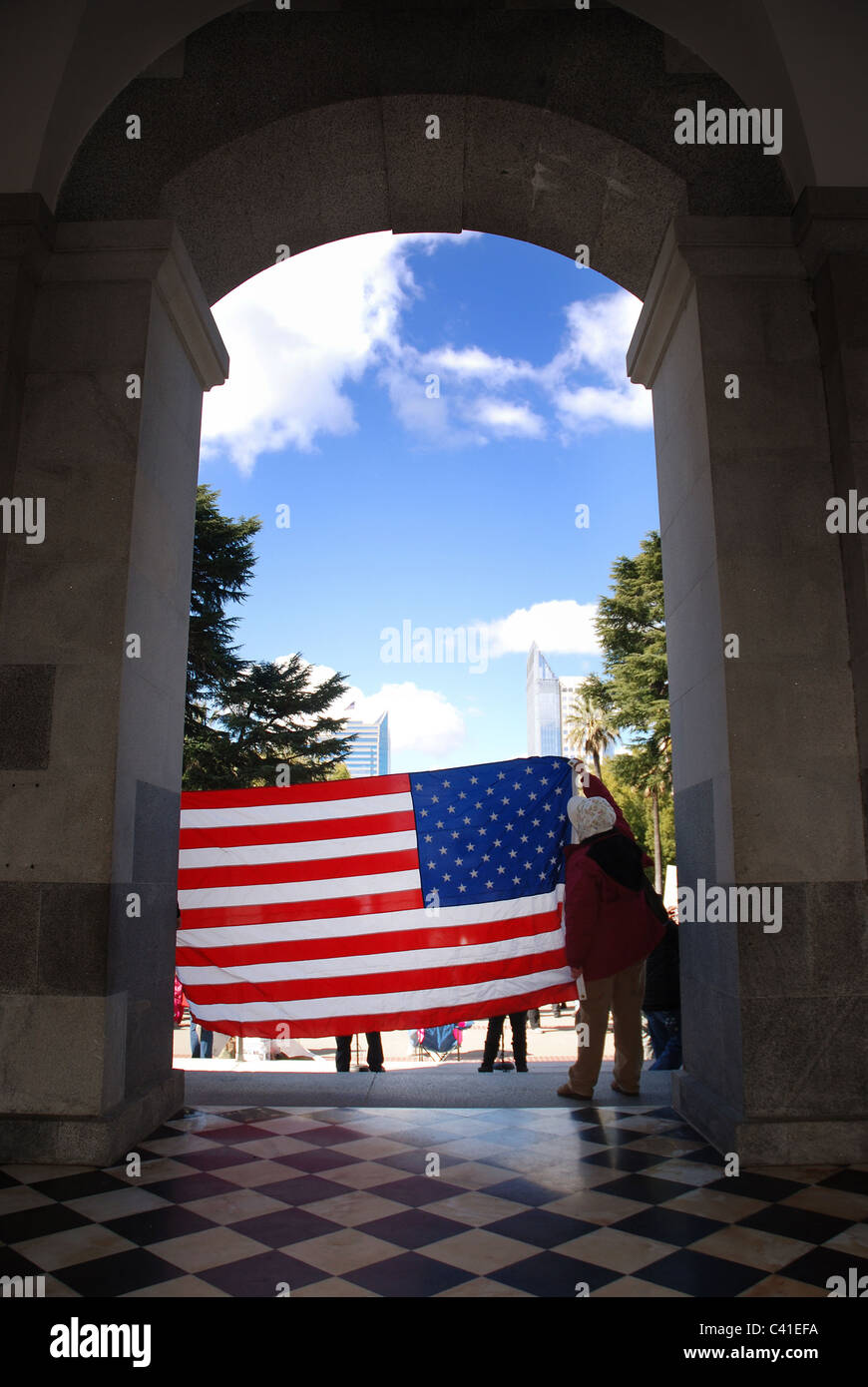 Drapeau américain au rassemblement à Sacramento Banque D'Images