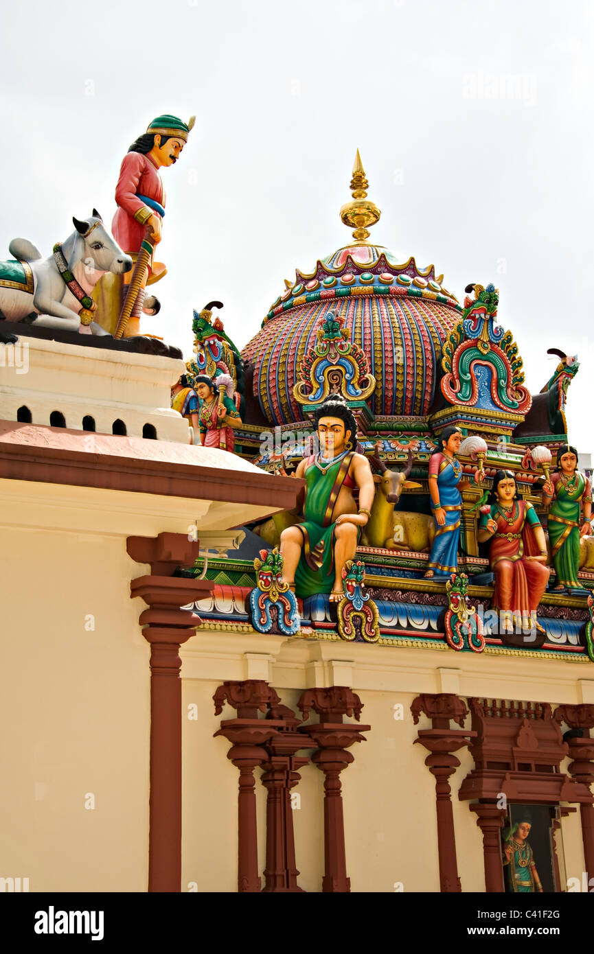 Le temple hindou Sri Mariamman colorés dans Chinatown Singapour République de Singapour Asie Banque D'Images