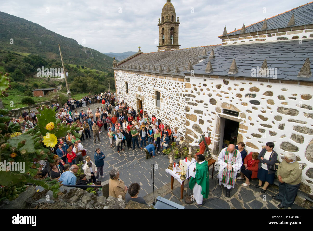 Église de San Andrés de Teixido, sanctuaire des reliques de saint André, le nord-ouest, la Galice, Espagne Banque D'Images