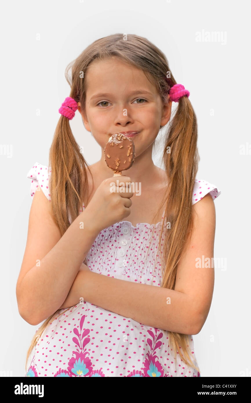 7 ans, fille de la crème glacée Banque D'Images