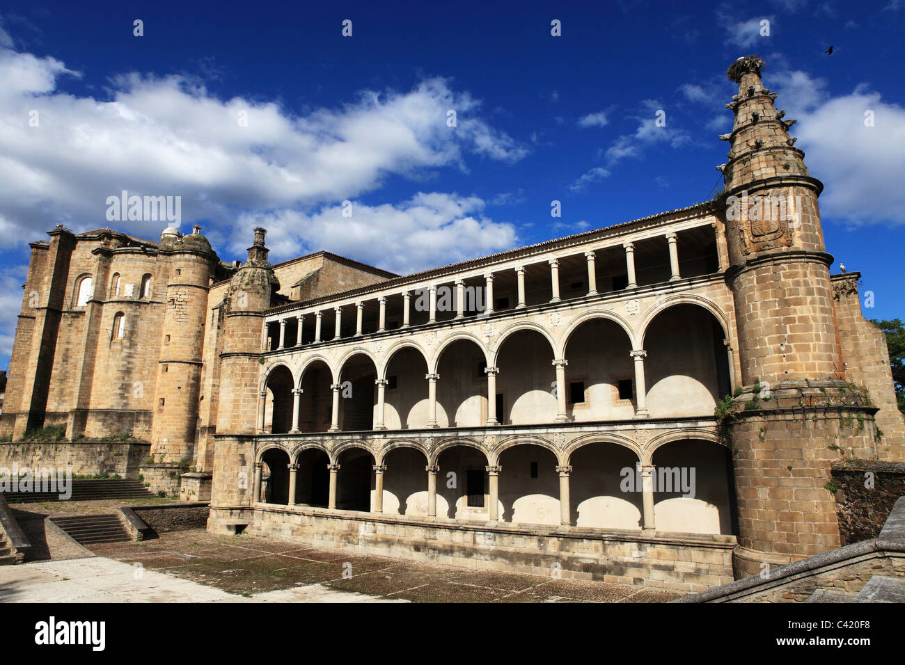 Le couvent de Saint Benito (Casona de San Benito) à Alcantara dans la province d'Estrémadure en Espagne. Banque D'Images