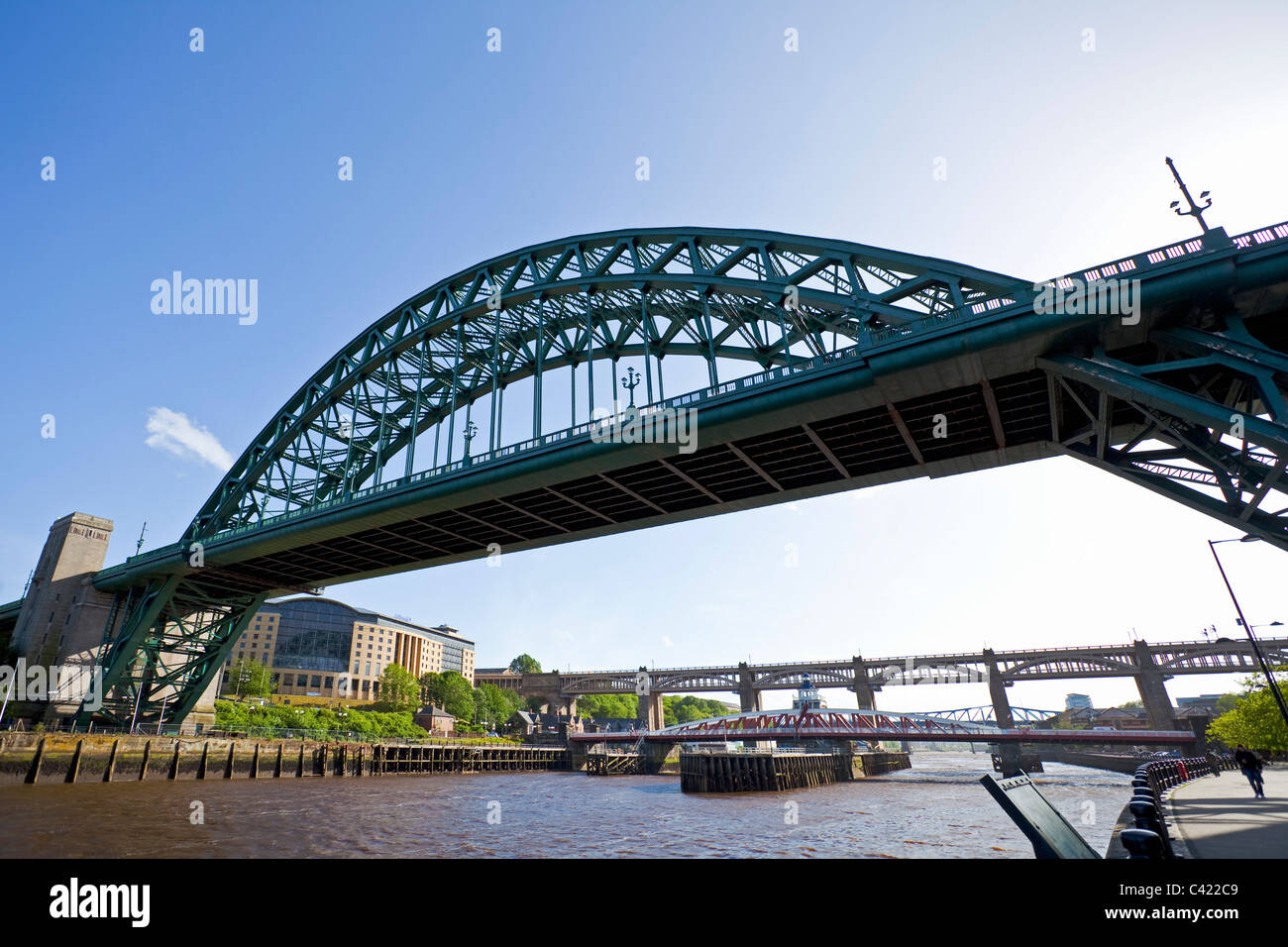 Le pont Tyne Newcastle de dessous Tyneside, UK Banque D'Images