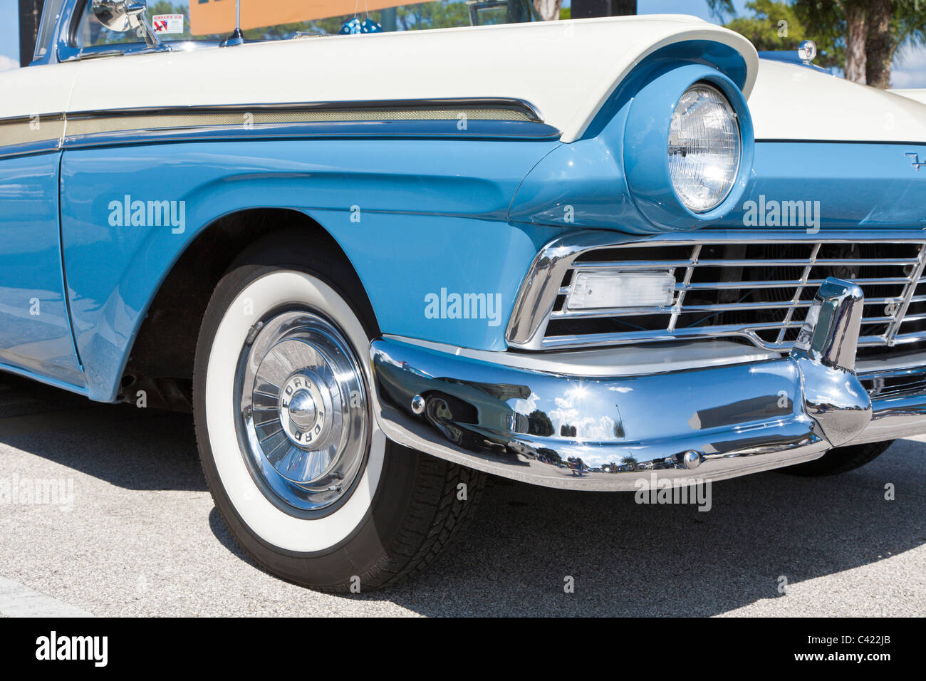 Ford Fairlane antique à l'automobile car show à Leesburg, Florida, USA Banque D'Images