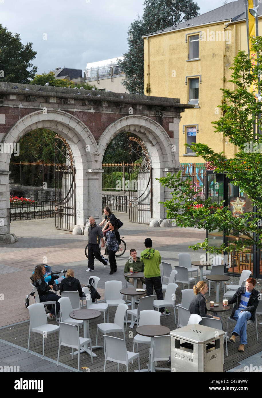 Grand Parade La ville de Cork Irlande Bishop Lucey entrée du Parc Banque D'Images