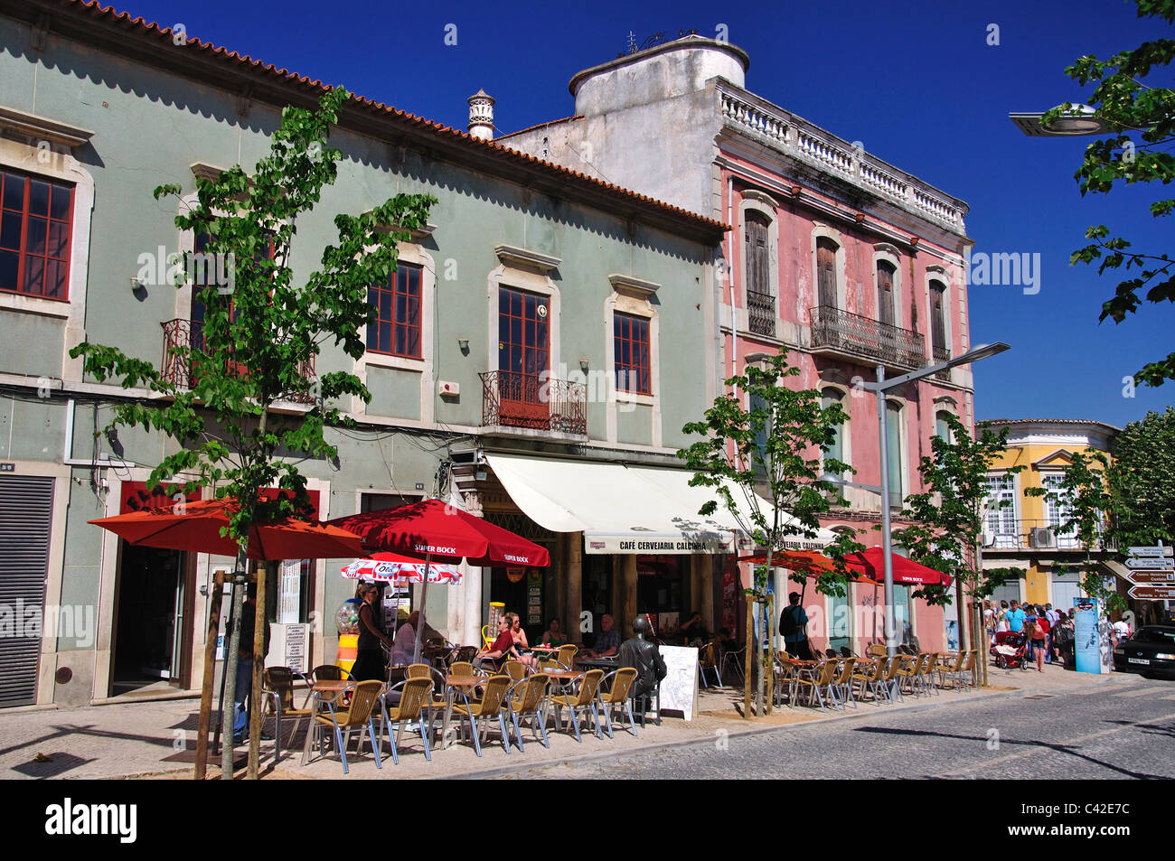 Street Cafe, Loulé, région de l'Algarve, Portugal Banque D'Images