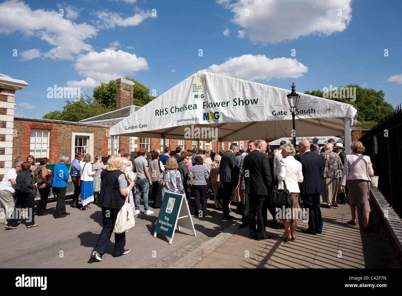 Occupé à entrée de la RHS Chelsea Flower Show 2011, officiellement le Grand Salon du printemps. Photo:Jeff Gilbert Banque D'Images