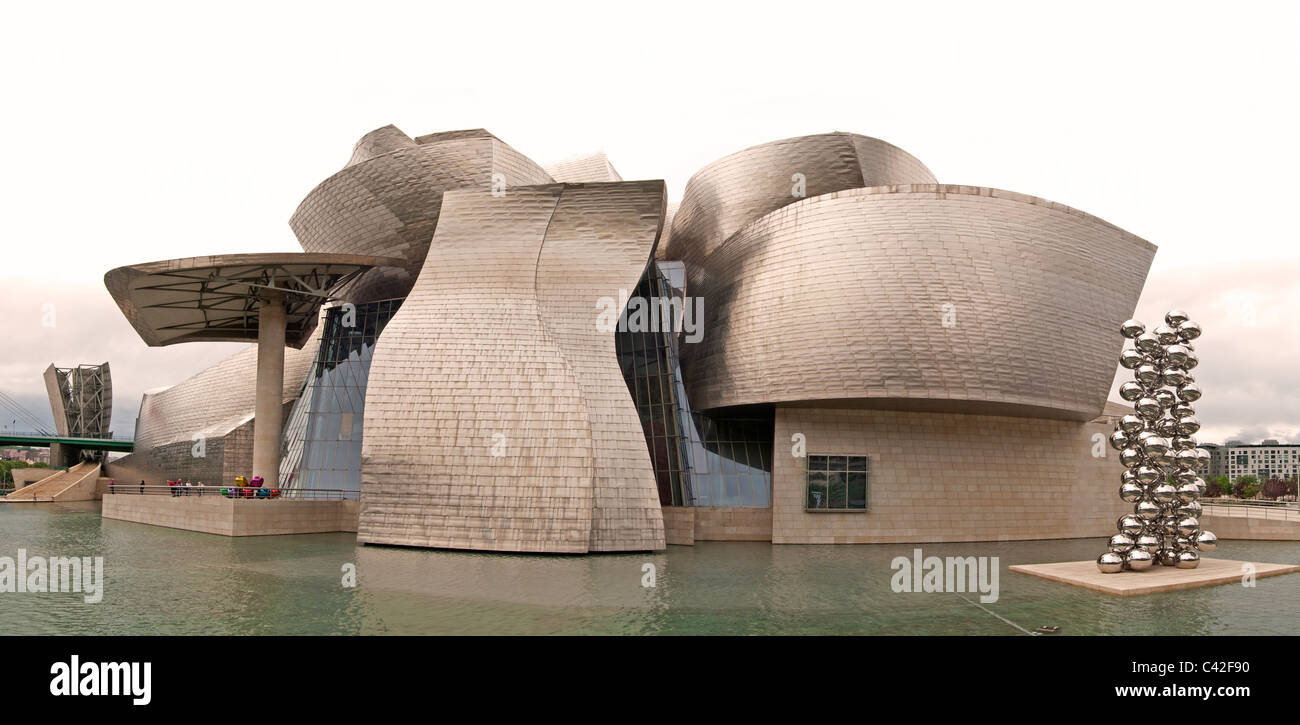 Le Musée Guggenheim Bilbao L'art contemporain moderne conçu par l'architecte américain Frank Gehry Canadien Espagne Pays Basque Banque D'Images