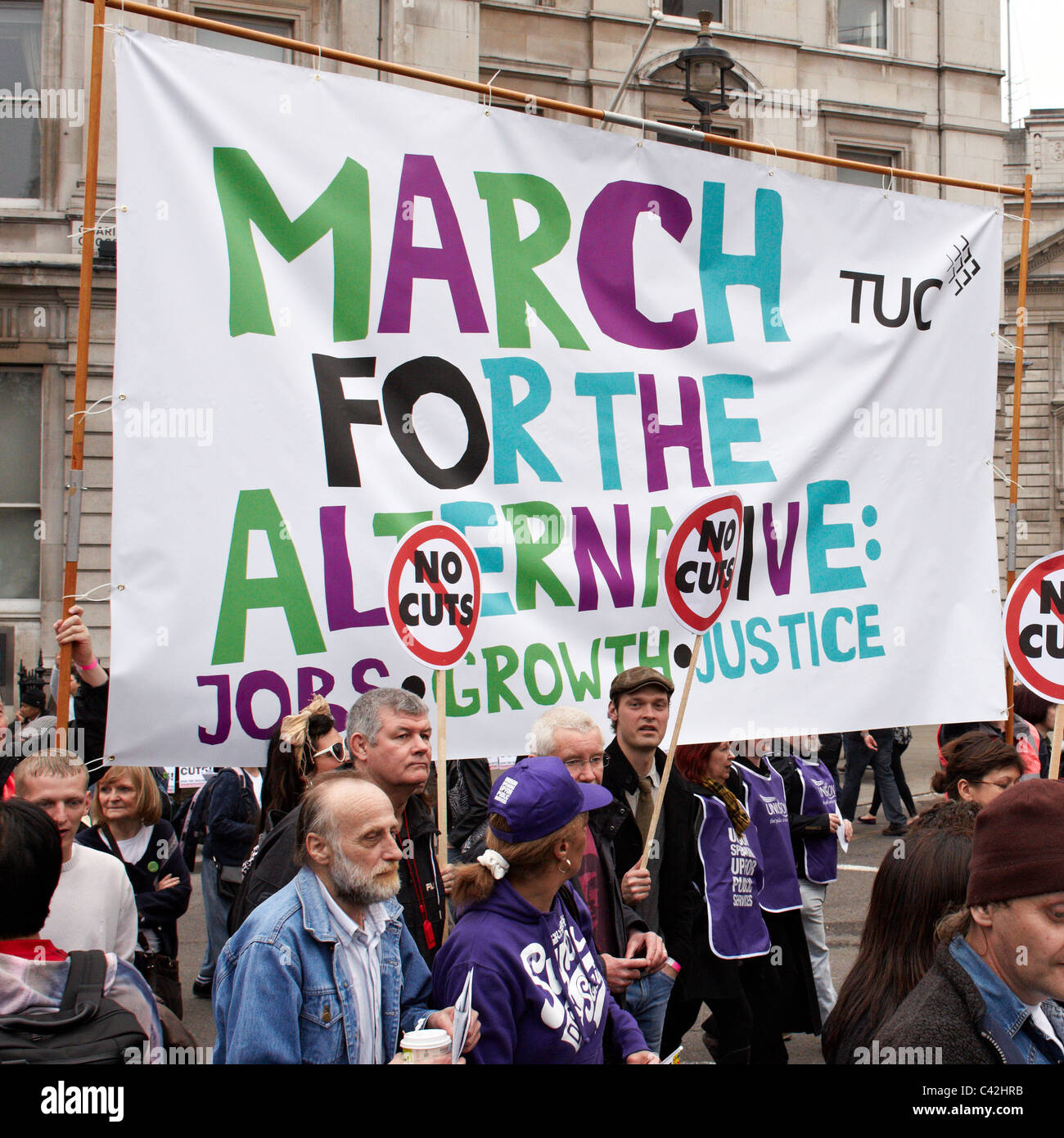 Plus de 250 000 personnes à Londres, prendre part à la TUC Mars pour les autres contre les compressions des dépenses du gouvernement de coalition Banque D'Images