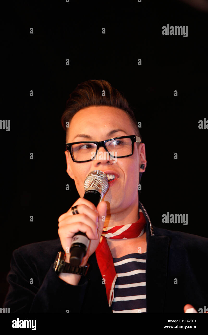 Gok Wan, celebrity fashion guru sur scène à Glasgow's 'Glam dans la ville" Banque D'Images