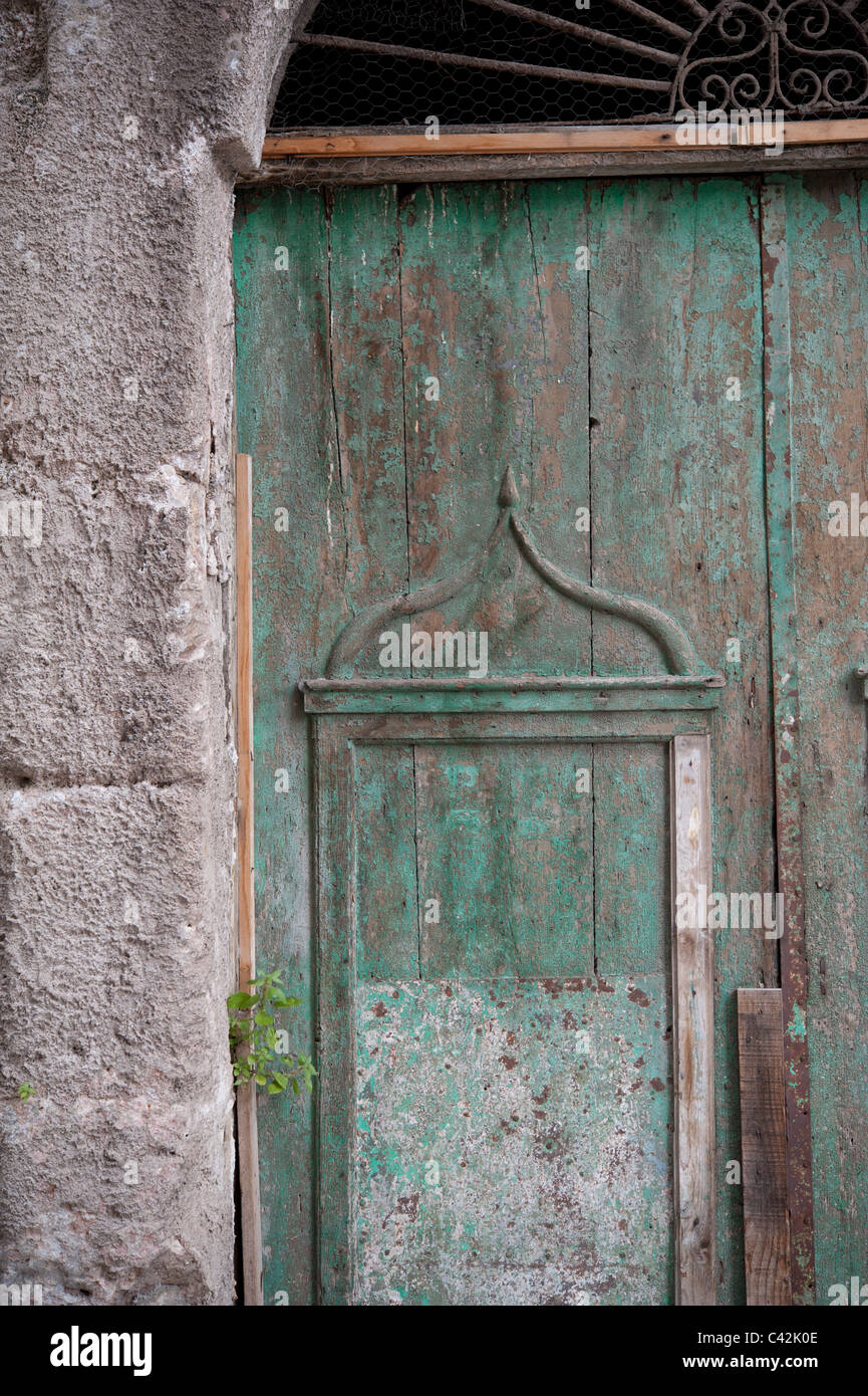 Vieille porte dans l'Albergheria trimestre, Palerme, Sicile, Italie Banque D'Images