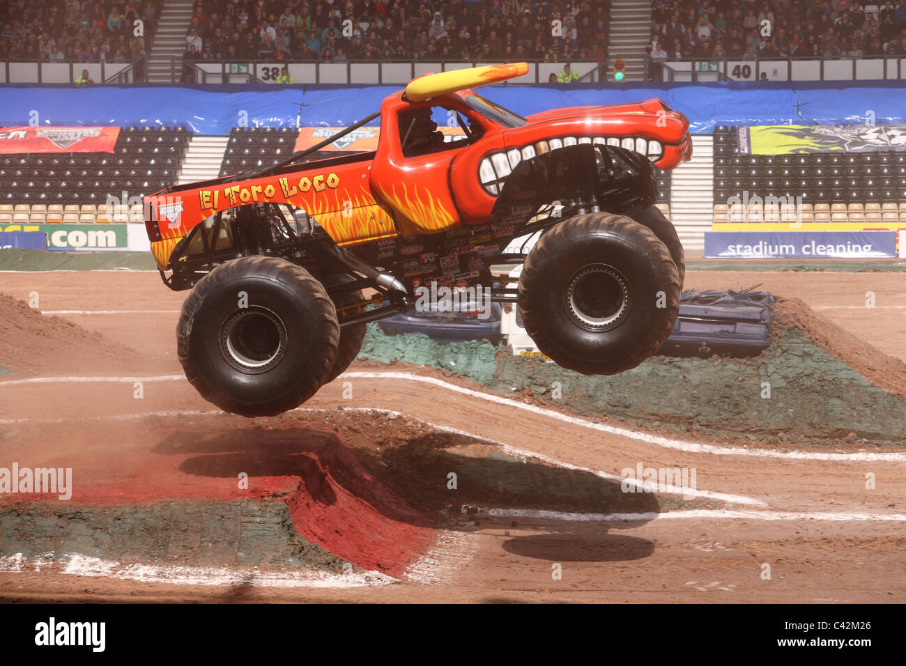Monster Trucks au Derby Pride Park Banque D'Images