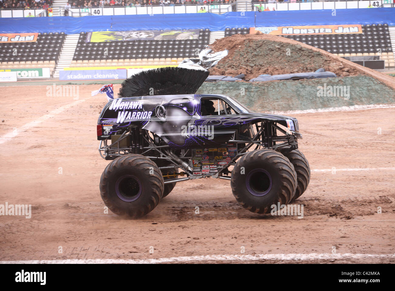 Monster Trucks au Derby Pride Park Banque D'Images