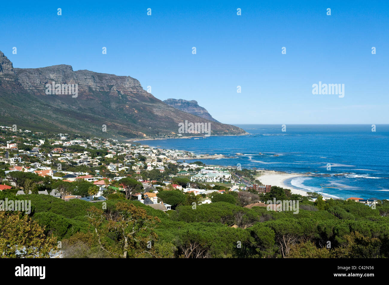 Camps Bay et douze apôtre mountain range Cape Town Afrique du Sud Banque D'Images