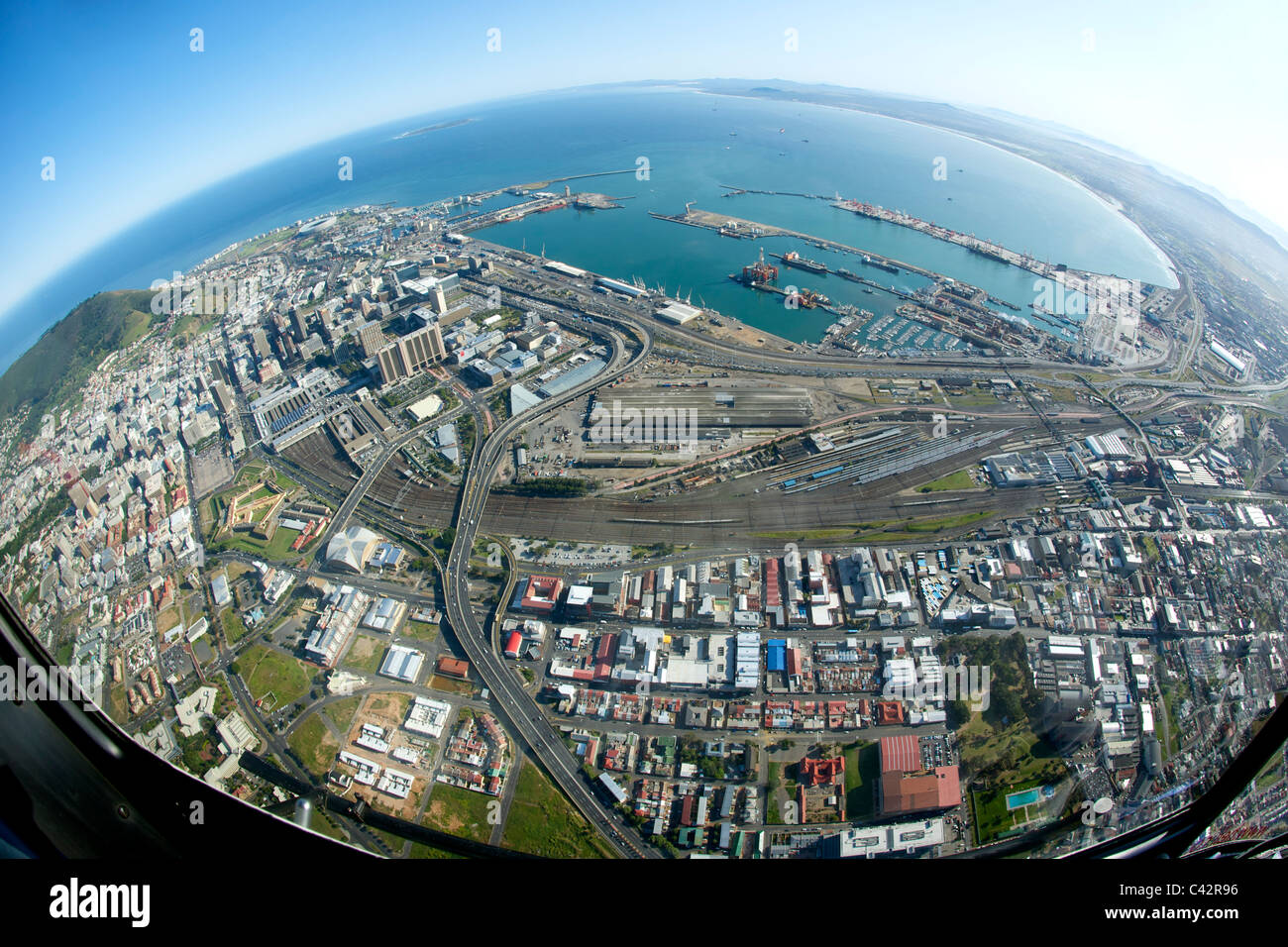 Objectif fish-eye vue aérienne de la ville de Cape Town en Afrique du Sud. Banque D'Images