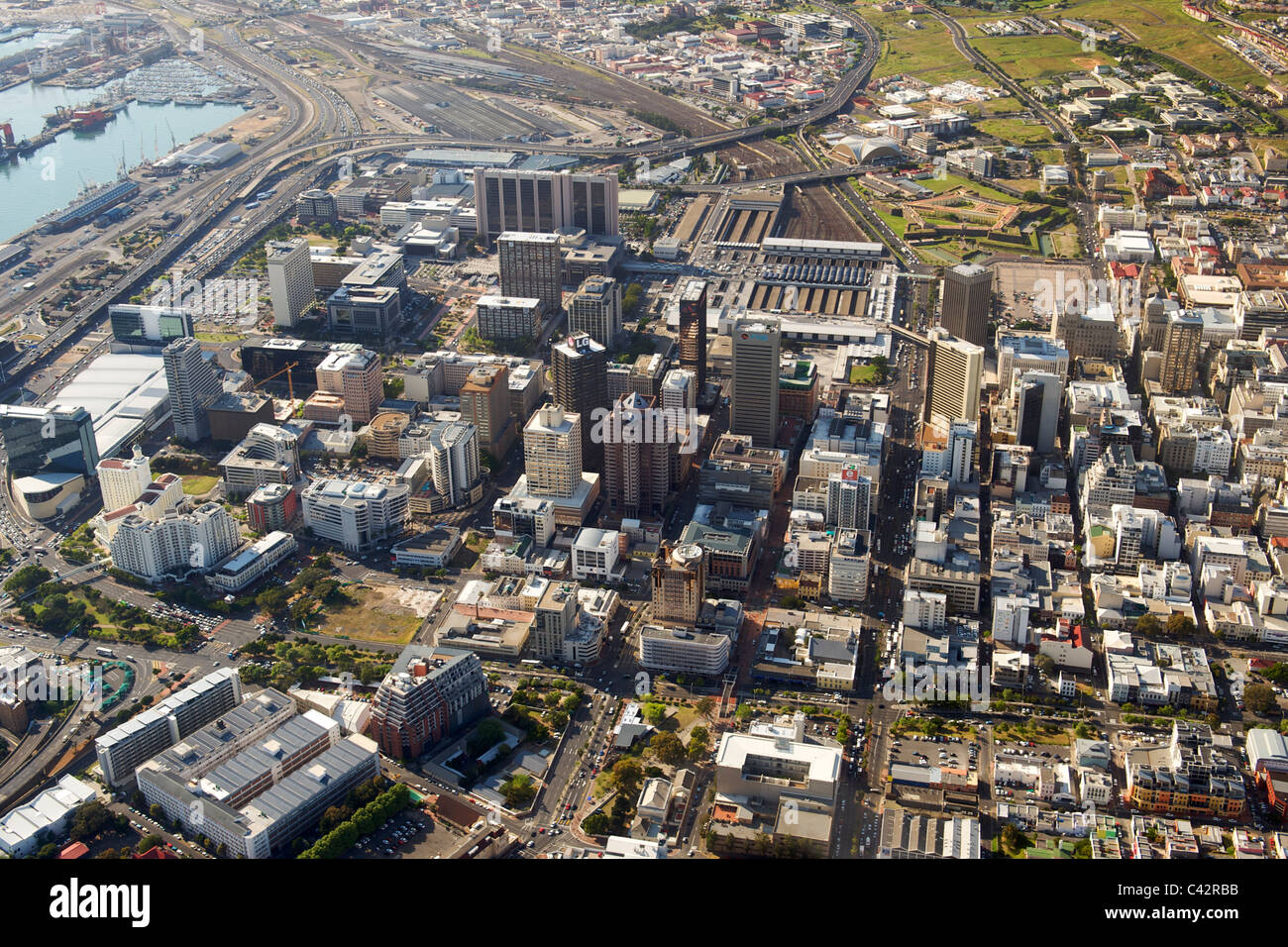 Vue aérienne des bâtiments de la CBD à Cape Town, Afrique du Sud. Banque D'Images