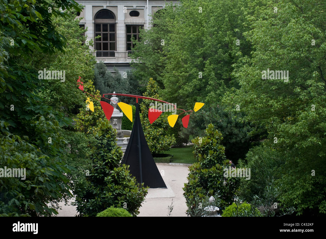 Calder la sculpture dans le jardin de la Museo Reina Sofía, musée de la Reine Sofia, Madrid, Espagne Banque D'Images