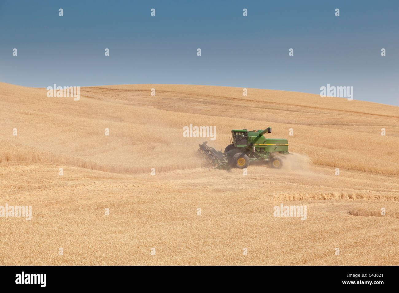 John Deere 7722 Titan II à la moissonneuse-batteuse dans la Palouse Washington USA Banque D'Images