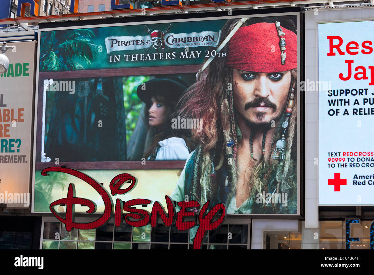 Publicité pour Pirates des Caraïbes sur Stranger Tides, Times Square, Manhattan, New York City, USA Banque D'Images