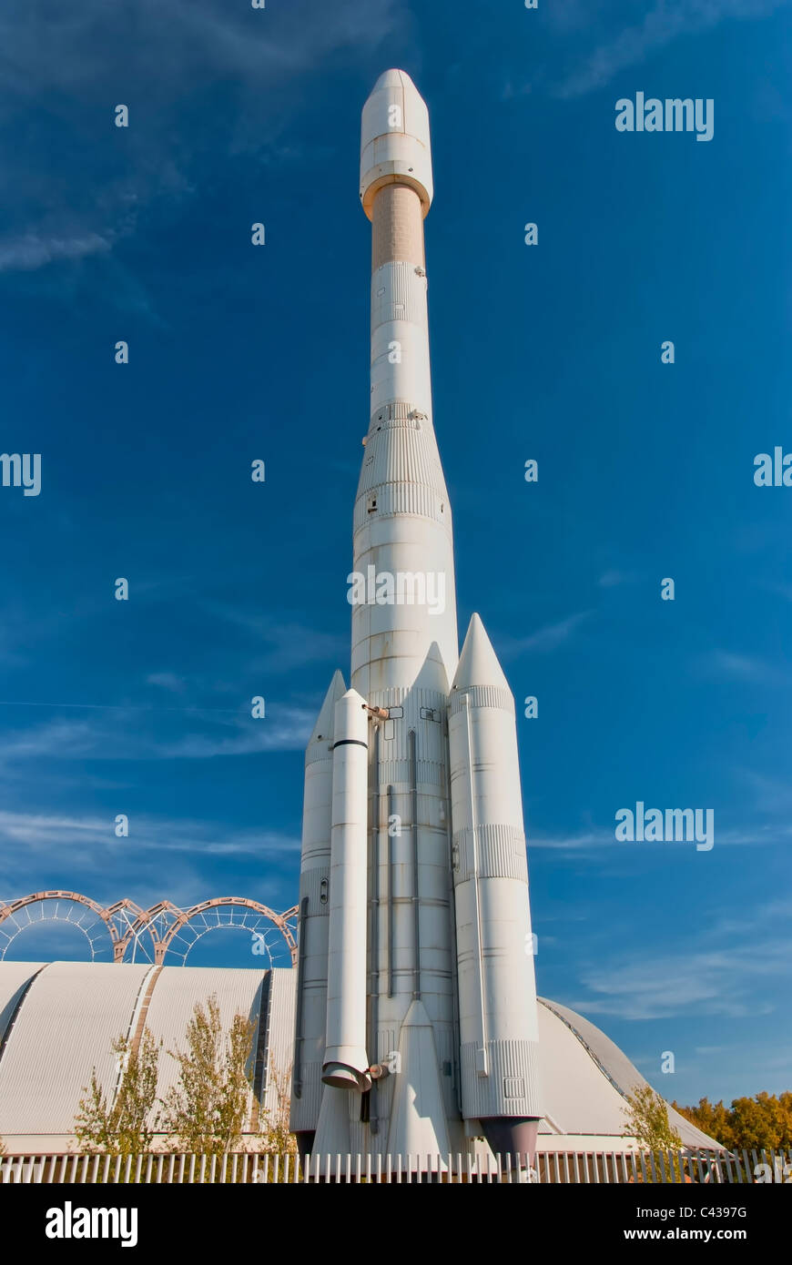 Le reste de l'Expo 1992 - détail exemplaire de fusée Ariane, Séville, Andalousie, espagne. Banque D'Images
